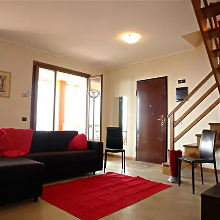 Arcobaleno Dante Apartment Arizzano